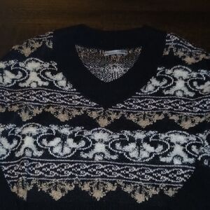 Anthropologie Women's V-Neck Sweater in Black and Cream